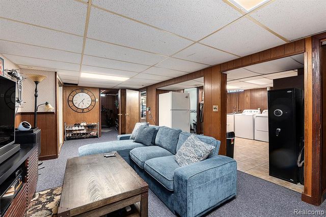 22029 Downing Street, Saint Clair Shores, MI 48080