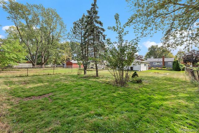 22029 Downing Street, Saint Clair Shores, MI 48080