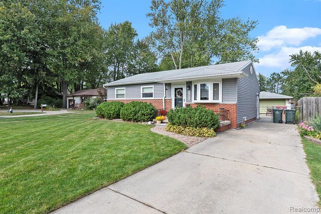 22029 Downing Street, Saint Clair Shores, MI 48080