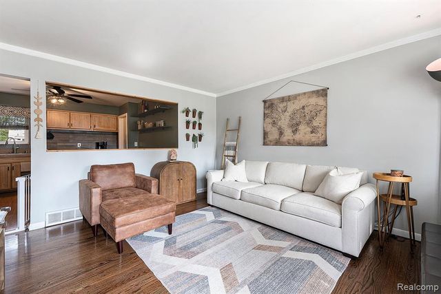 22029 Downing Street, Saint Clair Shores, MI 48080