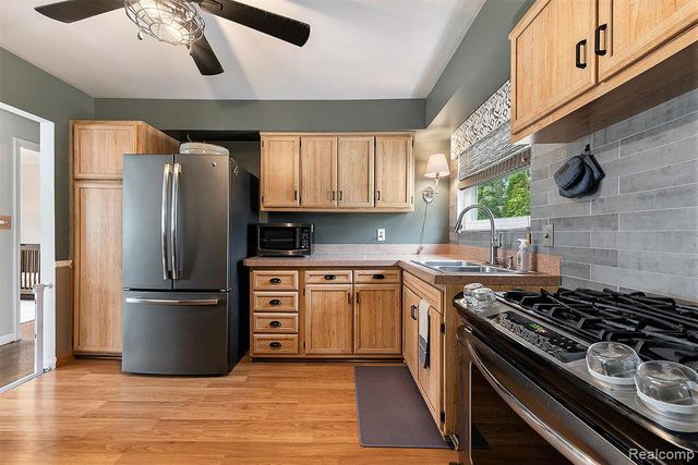 22029 Downing Street, Saint Clair Shores, MI 48080