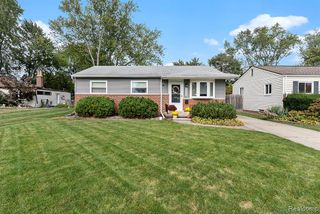22029 Downing Street, Saint Clair Shores, MI 48080