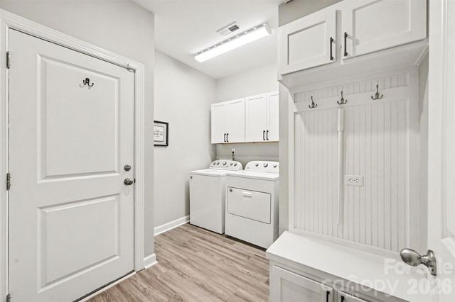 9330 Festival Way, Charlotte, NC 28215