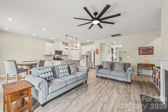 9330 Festival Way, Charlotte, NC 28215