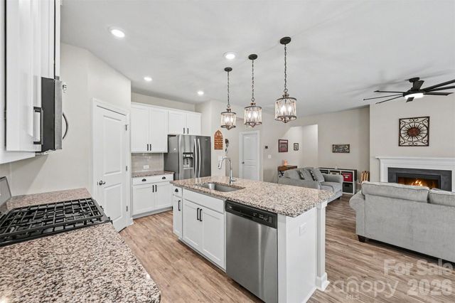 9330 Festival Way, Charlotte, NC 28215