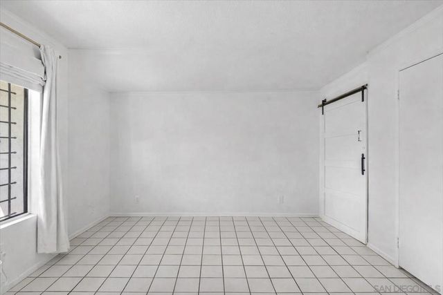 2127 Berry St, Lemon Grove, CA 91945