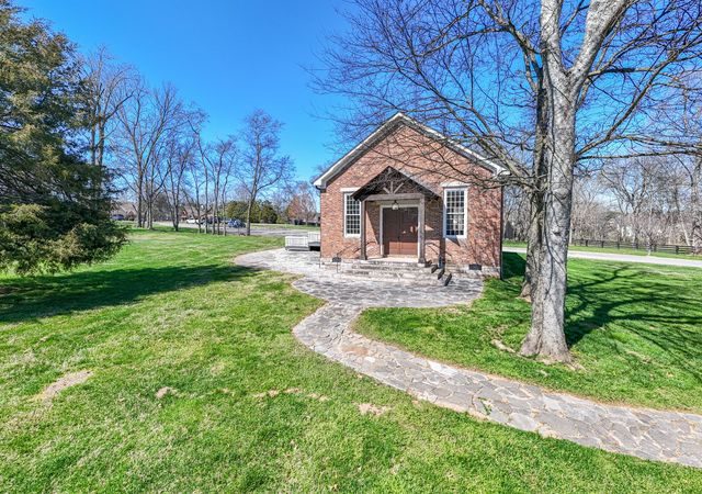4577 Majestic Meadows Dr, Arrington, TN 37014