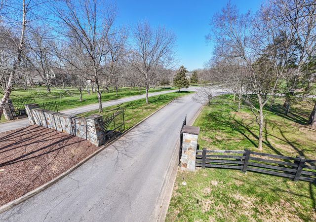 4577 Majestic Meadows Dr, Arrington, TN 37014