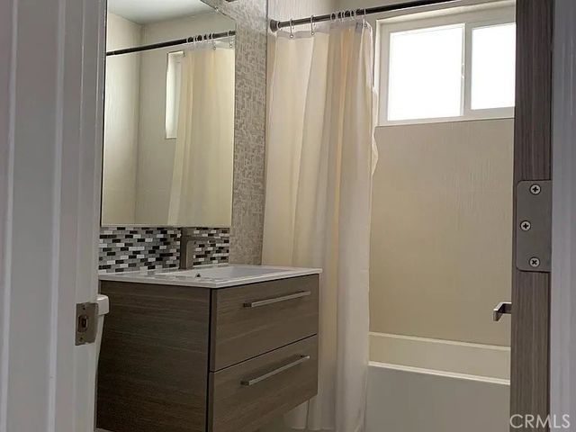 702 S St Andrews Place 7, Los Angeles, CA 90005