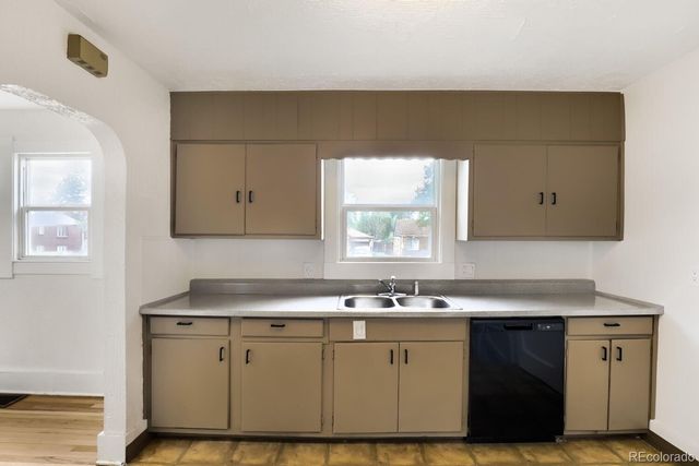 8001 E 16th Avenue, Denver, CO 80220