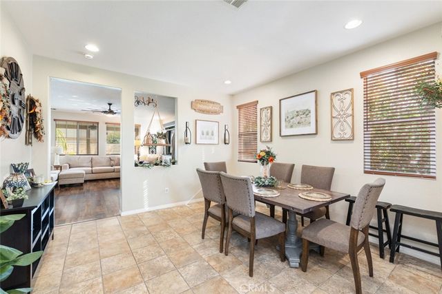 41104 Royal Sunset, Lake Elsinore, CA 92532