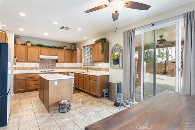 41104 Royal Sunset, Lake Elsinore, CA 92532