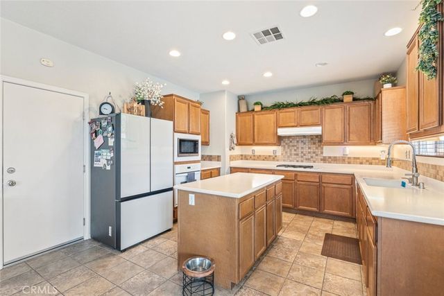 41104 Royal Sunset, Lake Elsinore, CA 92532