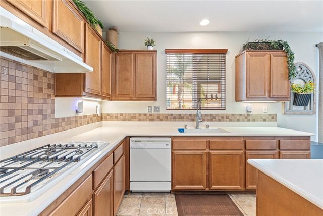 41104 Royal Sunset, Lake Elsinore, CA 92532