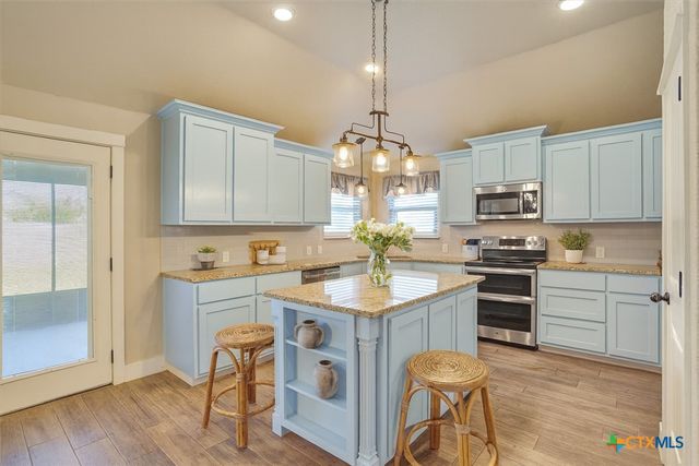 2210 Briar Hollow Drive, Temple, TX 76502