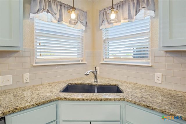 2210 Briar Hollow Drive, Temple, TX 76502