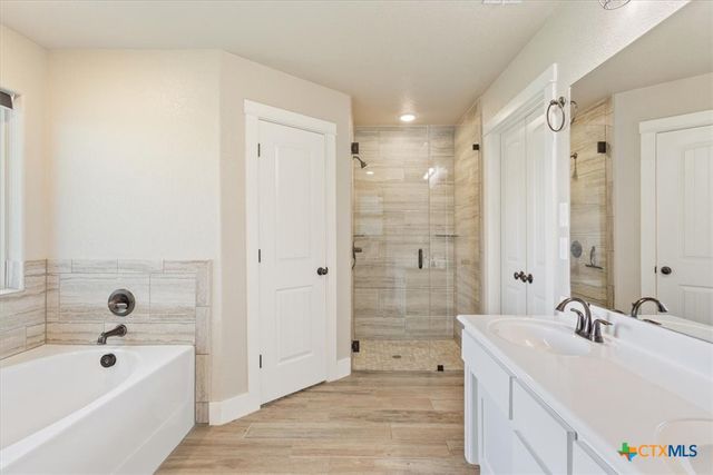 2210 Briar Hollow Drive, Temple, TX 76502