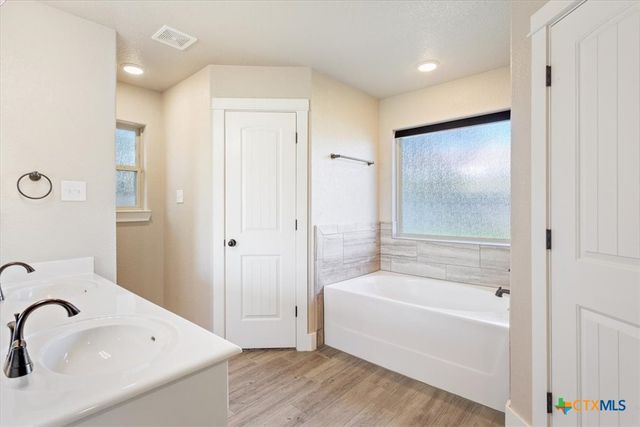 2210 Briar Hollow Drive, Temple, TX 76502