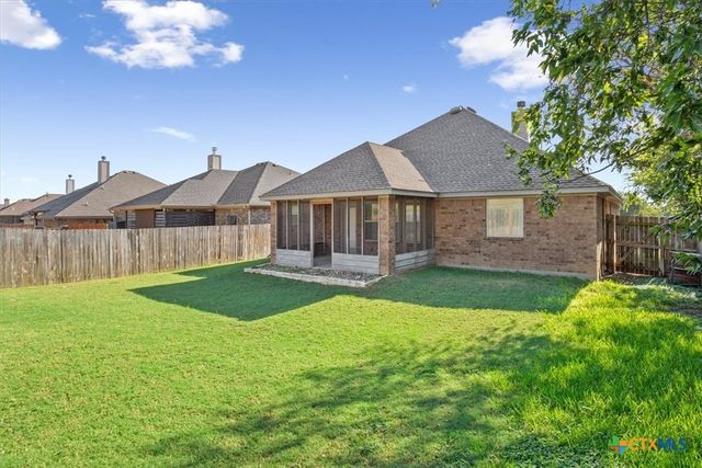 2210 Briar Hollow Drive, Temple, TX 76502