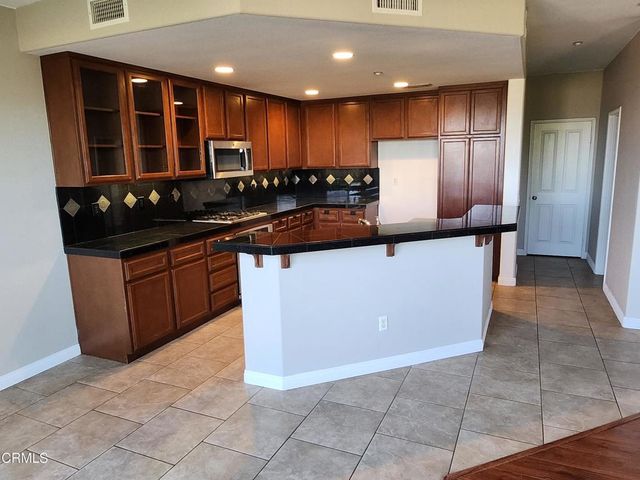 27016 Pebble Beach Drive 39, Valencia, CA 91381