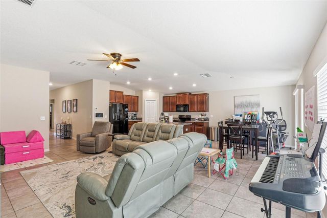 211 ENGLISH CHANNEL PLACE, Dover, FL 33527