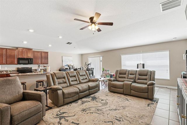 211 ENGLISH CHANNEL PLACE, Dover, FL 33527