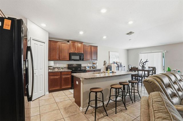 211 ENGLISH CHANNEL PLACE, Dover, FL 33527