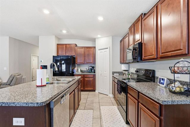 211 ENGLISH CHANNEL PLACE, Dover, FL 33527