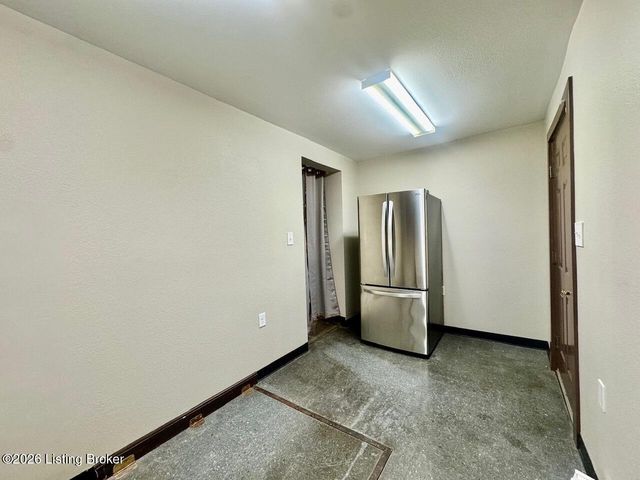 2325 W Market St, Louisville, KY 40212