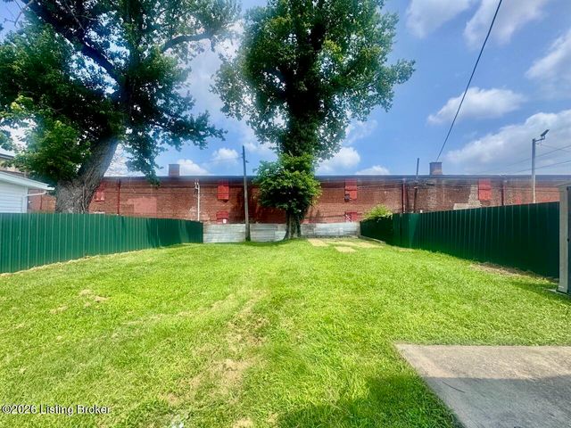 2325 W Market St, Louisville, KY 40212