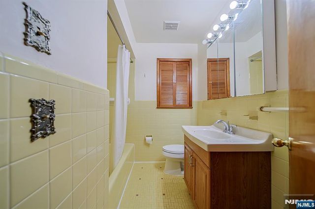65 Lenox Avenue, Demarest, NJ 07627