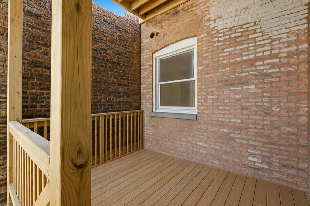 6914 N Sheridan Road 2, Chicago, IL 60626
