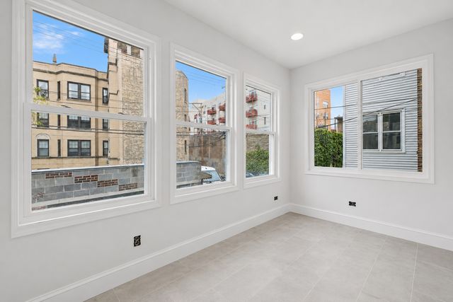 6914 N Sheridan Road 2, Chicago, IL 60626
