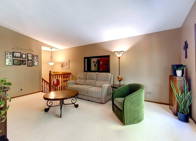 22710 Pinto Lane, Lakeville, MN 55044