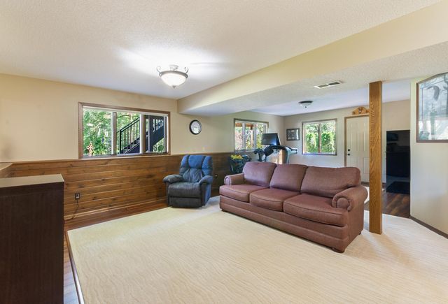 22710 Pinto Lane, Lakeville, MN 55044