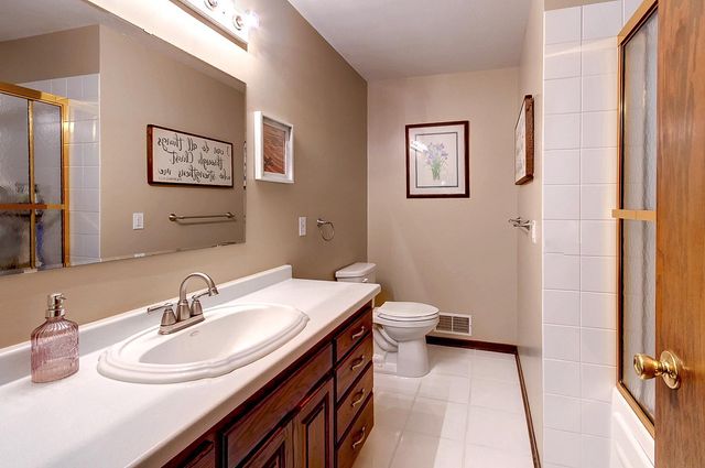 22710 Pinto Lane, Lakeville, MN 55044