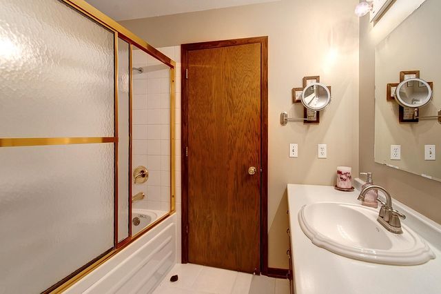 22710 Pinto Lane, Lakeville, MN 55044