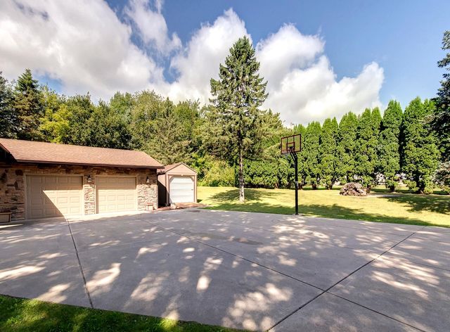 22710 Pinto Lane, Lakeville, MN 55044