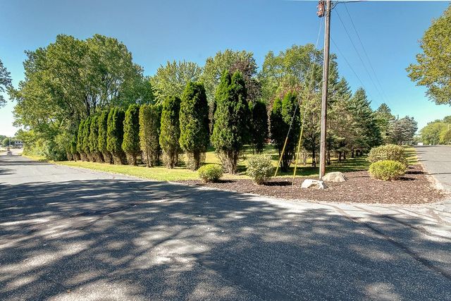 22710 Pinto Lane, Lakeville, MN 55044