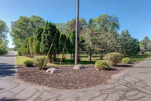 22710 Pinto Lane, Lakeville, MN 55044