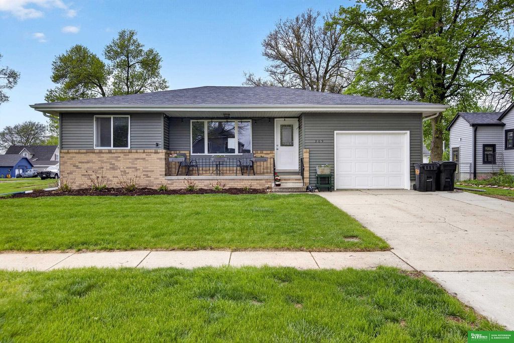 209 S 2nd Street, Cedar Bluffs, NE 68015
