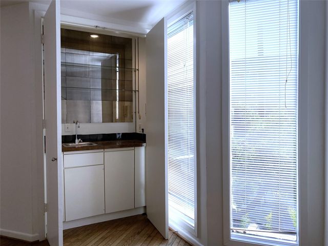 5003 Yoakum Boulevard, Houston, TX 77006