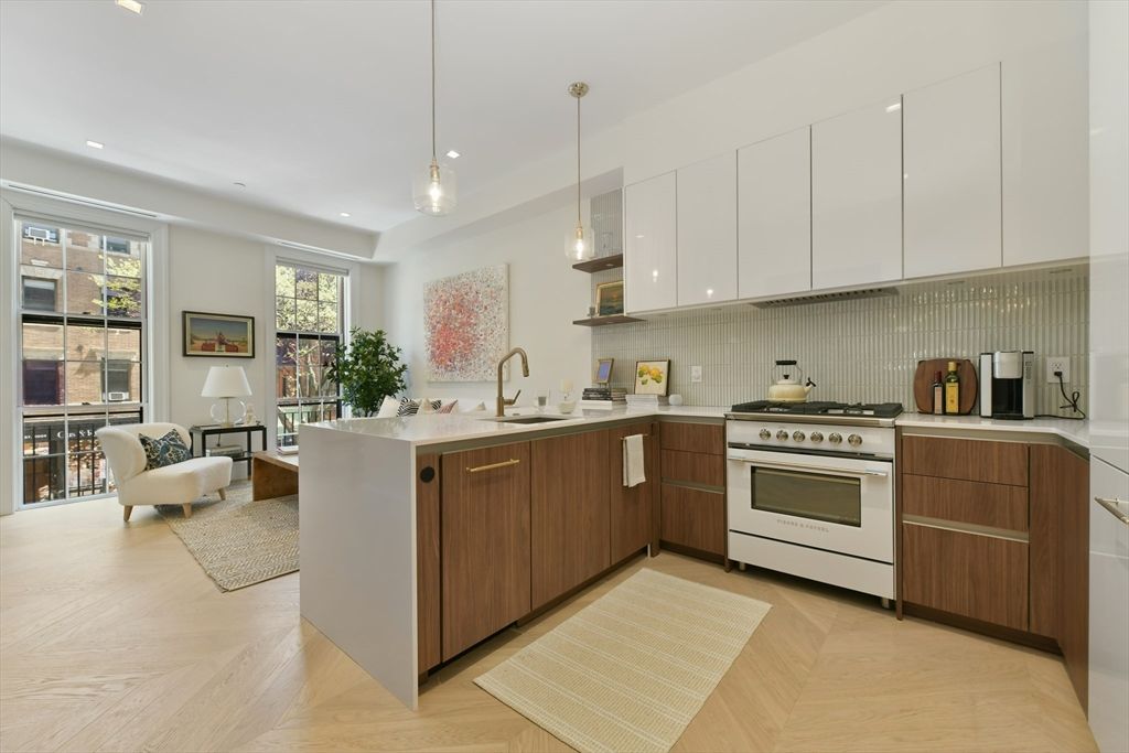 112 Charles Street 2, Boston, MA 02114
