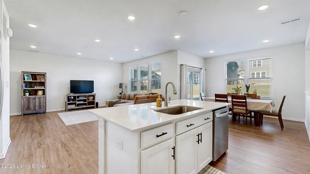 13107 Harpy Eagle Ct, Louisville, KY 40245