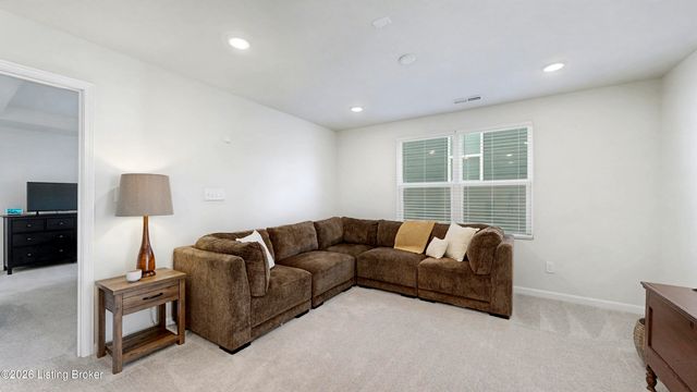 13107 Harpy Eagle Ct, Louisville, KY 40245