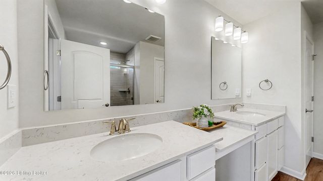 13107 Harpy Eagle Ct, Louisville, KY 40245