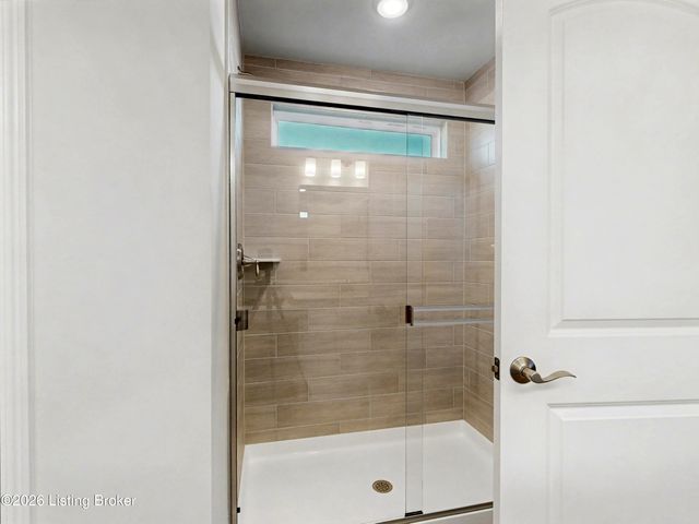 13107 Harpy Eagle Ct, Louisville, KY 40245