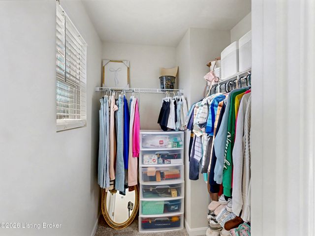 13107 Harpy Eagle Ct, Louisville, KY 40245