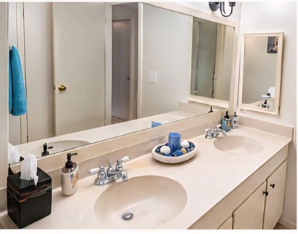 3303 W Greenridge Drive 38, Houston, TX 77057