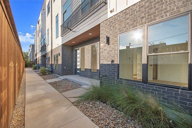 2203 Hondo Avenue 105, Dallas, TX 75219